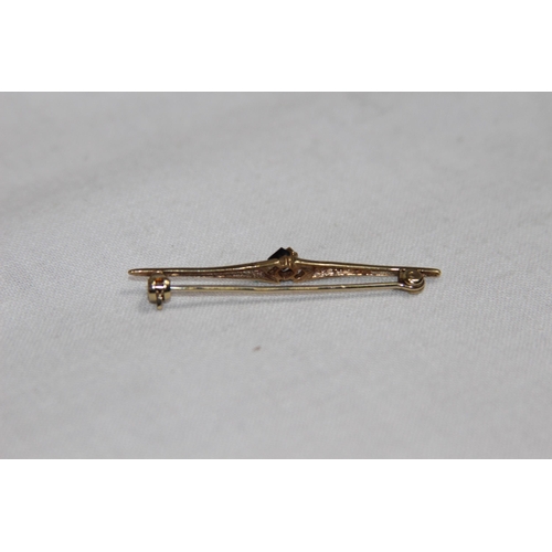 1189 - 9CT GOLD SAPPHIRE SET PIN BROOCH - 1.52G