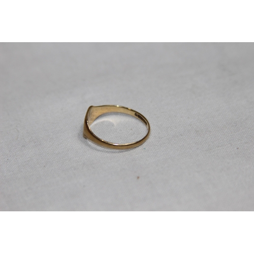 1191 - 9CT GOLD SIGNET RING - 1.6G - SIZE O 1/2