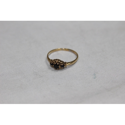 1199 - 9CT GOLD AND SAPPHIRE RING - SIZE P