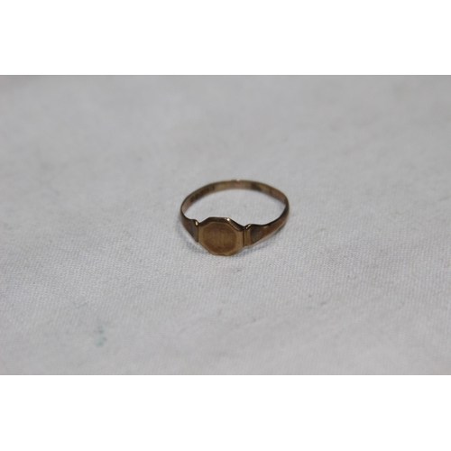 1201 - 9CT GOLD SIGNET RING - BIRMINGHAM 1928 - SIZE N