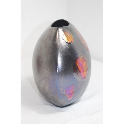 302 - POOLE GALAXY LAVA PURSE VASE 
18CM