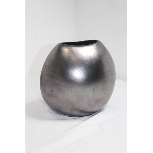 302 - POOLE GALAXY LAVA PURSE VASE 
18CM