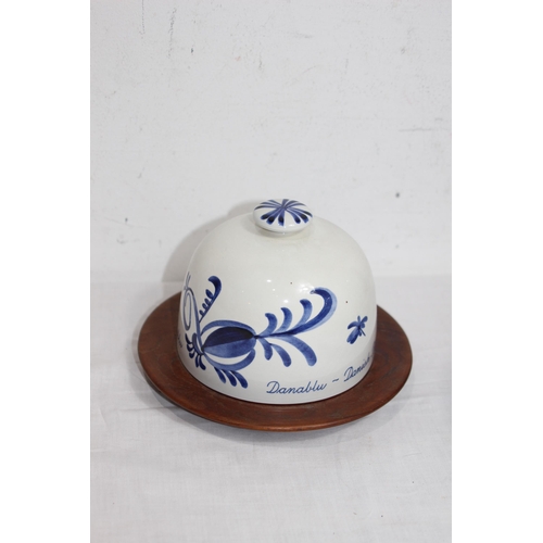 309 - 3 X ANTIQUE CHEESE BOWLS AND VASE
30CM