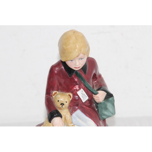 391 - ROYAL DOULTON THE GIRL EVACUEE FIGURINE 
20CM