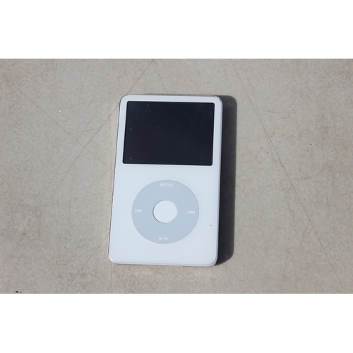 756 - BOSE SPEAKER AND IPOD CLASSIC 120GB