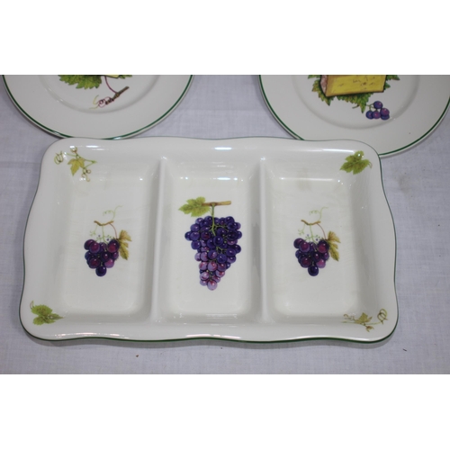 321 - QUANTITY OF FRANKLIN ABBEY POTTERY BLACK HAMBURGH GRAPES CHINA 
32CM