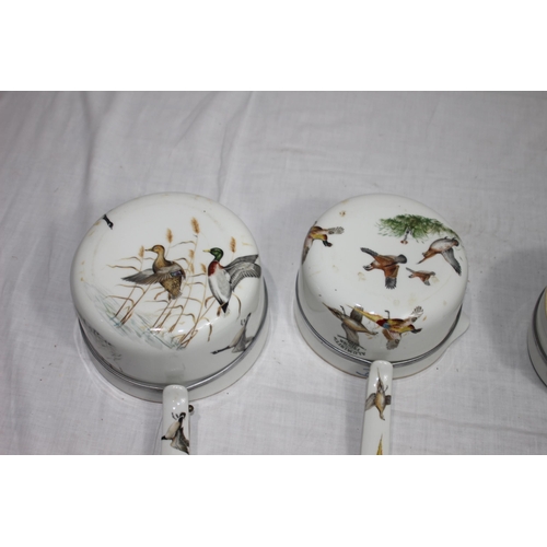 322 - 3 X PORCELAINE DE PARIS SERVING BOWLS