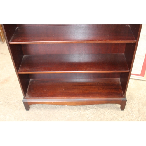 39 - STAG MINSTREL BOOKCASE
88 25 X 169CM