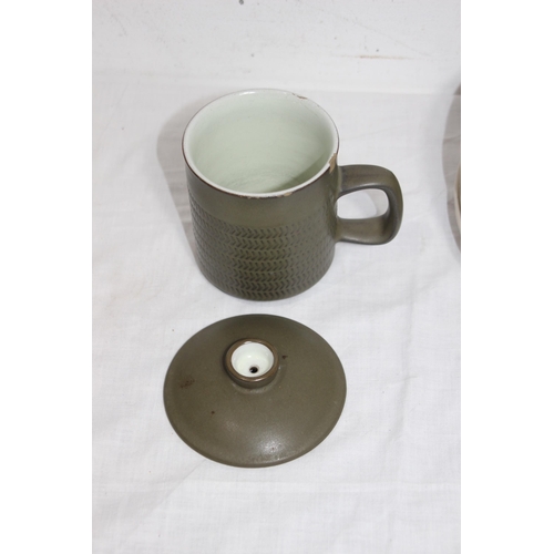 354 - LARGE QUANTITY OF DENBY AND LANGLEY - SOME A/F