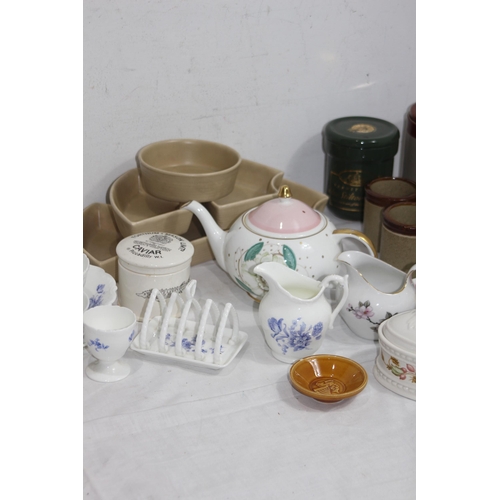 356 - BOX OF VARIOUS CHINA