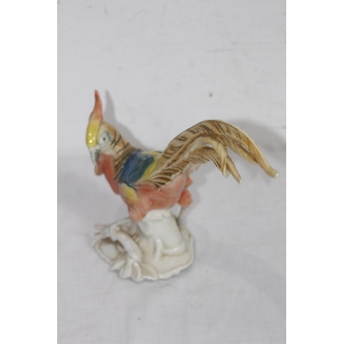 360 - PAIR OF VINTAGE BIRD FIGURES - ONE A/F 
30CM