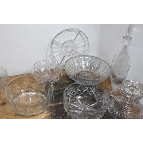 363 - LARGE QUANTITY OF GLASSWARE