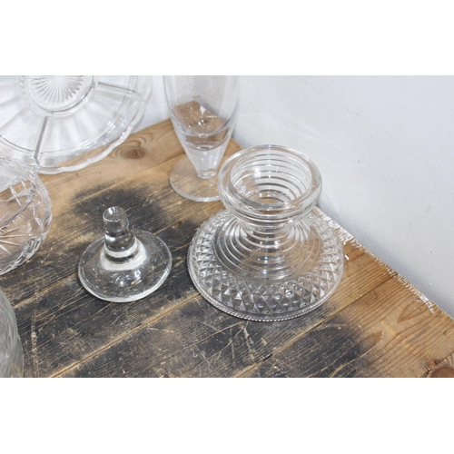 363 - LARGE QUANTITY OF GLASSWARE