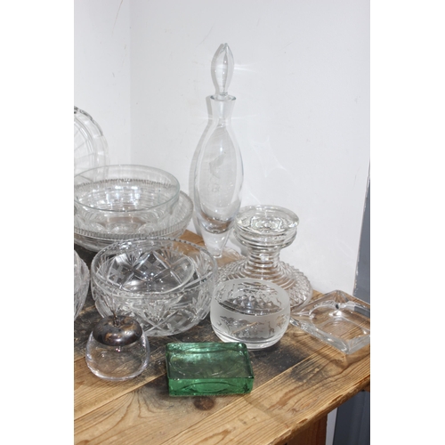 363 - LARGE QUANTITY OF GLASSWARE