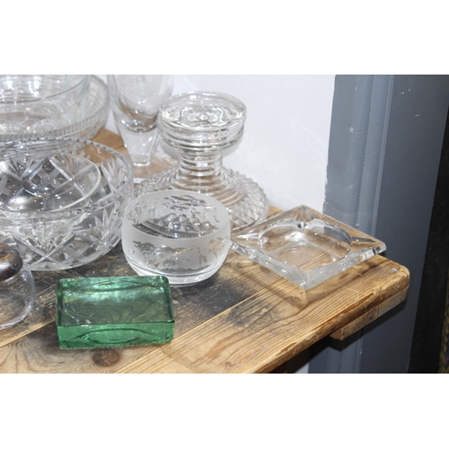 363 - LARGE QUANTITY OF GLASSWARE