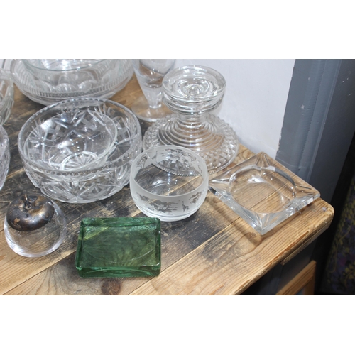 363 - LARGE QUANTITY OF GLASSWARE