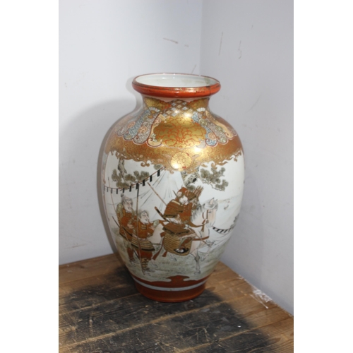 364 - LARGE ANTIQUE JAPENESE VASE - A/F
46CM