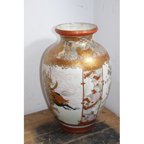 364 - LARGE ANTIQUE JAPENESE VASE - A/F
46CM