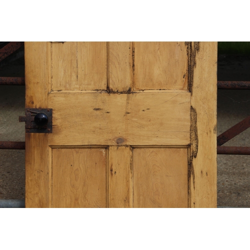 45 - ANTIQUE PINE DOOR 
74 X 194CM