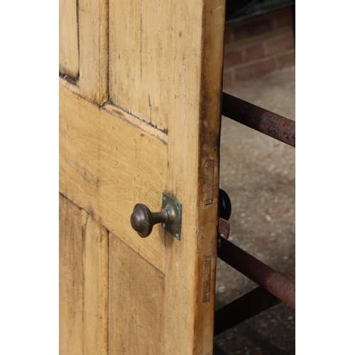 45 - ANTIQUE PINE DOOR 
74 X 194CM