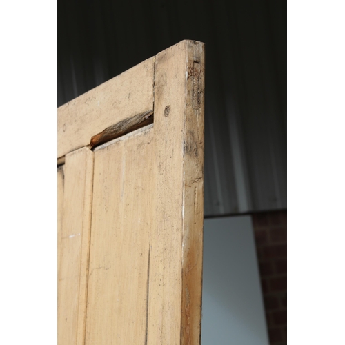 45 - ANTIQUE PINE DOOR 
74 X 194CM