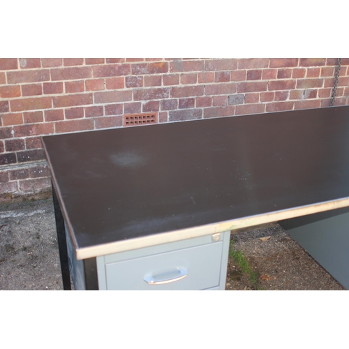 67 - RETRO INDUSTRIAL METAL WORK DESK
155 X 77 X 77CM