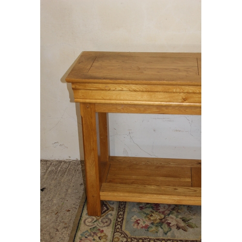 69 - CONSOLE TABLE, BEDSIDE DRAWERS AND MIRROR
120 X 40 X 75CM