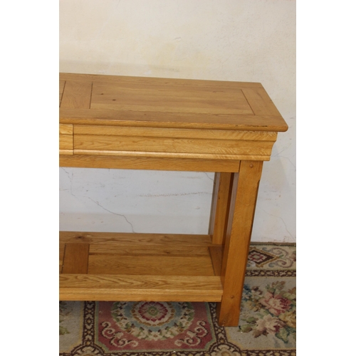 69 - CONSOLE TABLE, BEDSIDE DRAWERS AND MIRROR
120 X 40 X 75CM