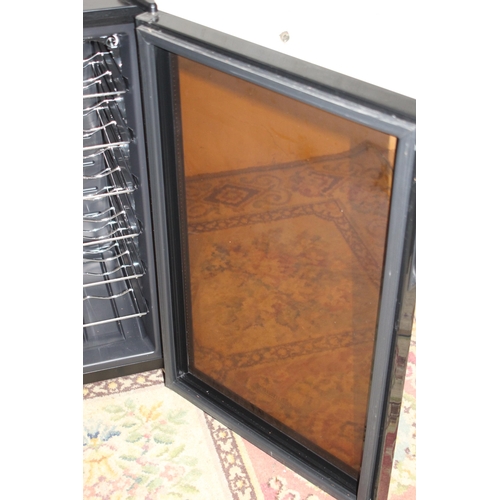 119 - BAUMATIC WINE FRIDGE 
44 X 46 X 76CM