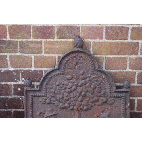 120 - ANTIQUE FIREBACK AND ORNATE CAST IRON RAIL
89 X 58CM