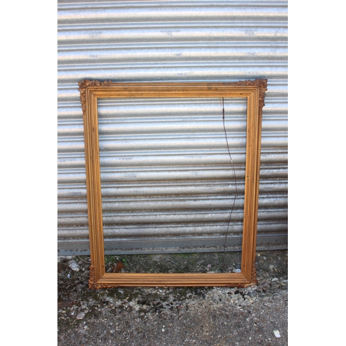 201 - 4 X VINTAGE FRAMES 
106 X 84CM