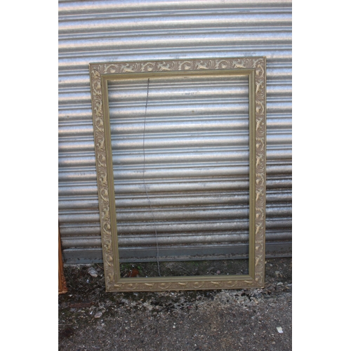 201 - 4 X VINTAGE FRAMES 
106 X 84CM