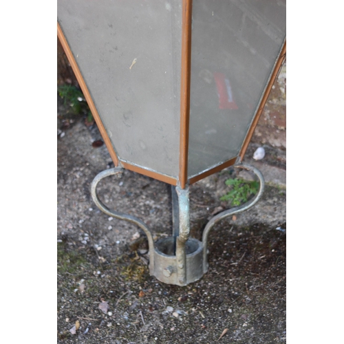 229 - VICTORIAN COPPER AND CAST BASE STREET LAMP
116 X 43 X 43CM