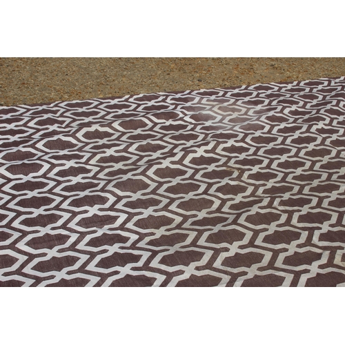 254 - LARGE GEOMETRIC HANDMADE THE RUG COMPANY RUG
423 X 305CM