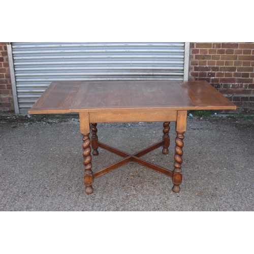 73 - VINTAGE BARLEY TWIST EXTENDING TABLE AND CHAIRS 
148 X 90 X 75CM