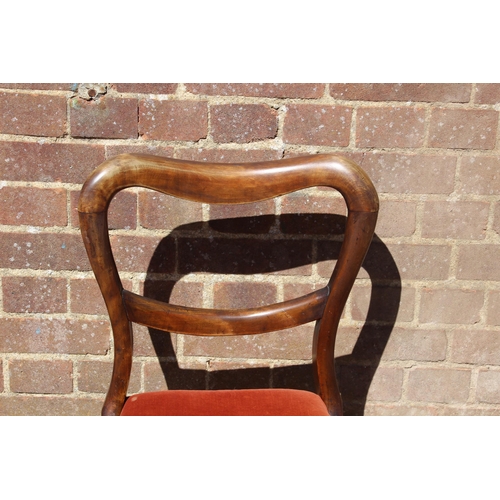 83 - QUANTITY OF VINTAGE CHAIRS x4
46 X 35 X 90CM