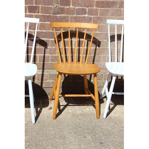 84 - RETRO KITCHENETTE TABLE AND 4 CHAIRS 
100 X 174CM