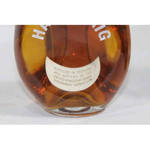 802 - VINTAGE 1950'S HAIG AND HAID DIMPLE SCOTH WHISKEY IN ORGINAL BOX