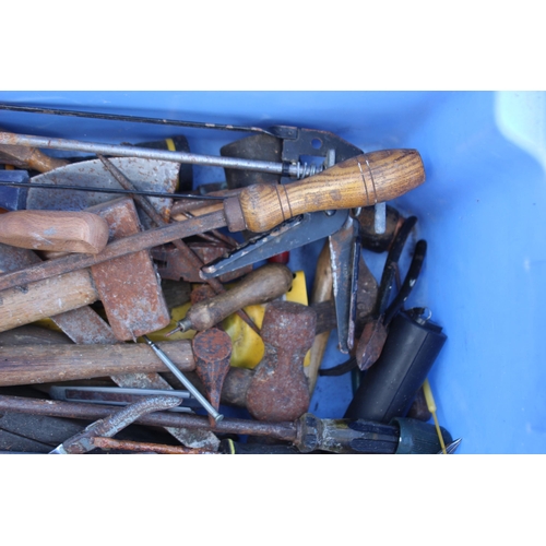 617 - QUANTITY OF VINTAGE TOOLS AND SHED ITEMS