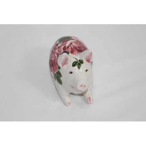 843 - VINTAGE WEMYSS B.ADAMS PIG FIGURE 
8CM