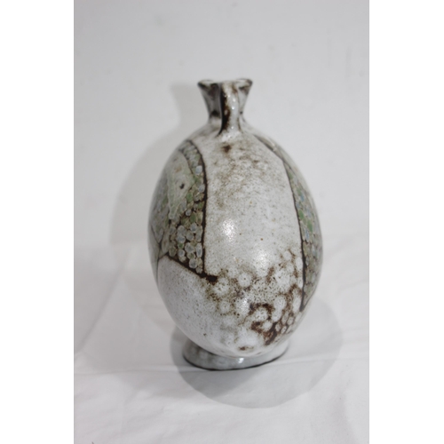 847 - RETRO 1960'S LE MINOTAURE CERAMIS VASE BY POUL QUERE
20 X 22CM