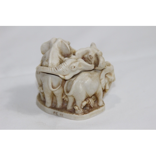 850 - 3 X CARVED ANIMALS POTS 
9CM