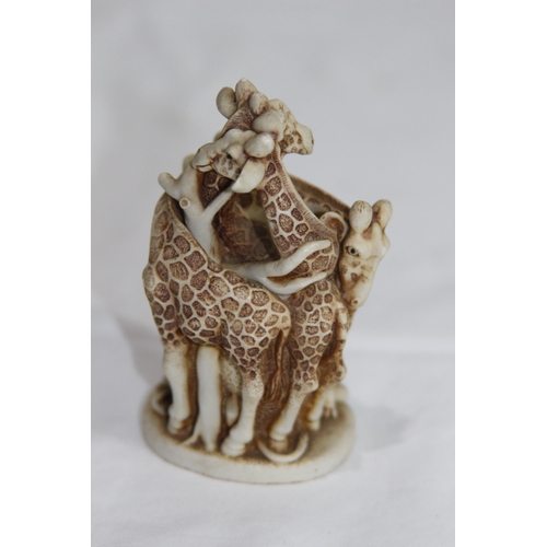 850 - 3 X CARVED ANIMALS POTS 
9CM