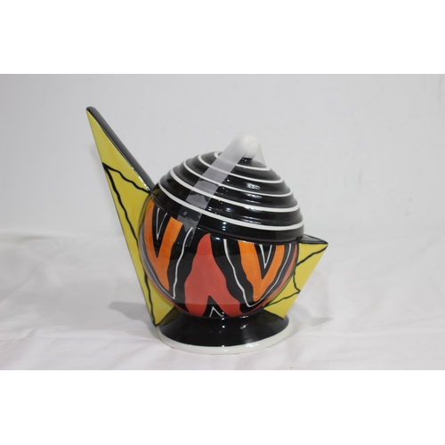 860 - RETRO LORNA BAILEY ART DECO STYLE TEAPOT 
19CM