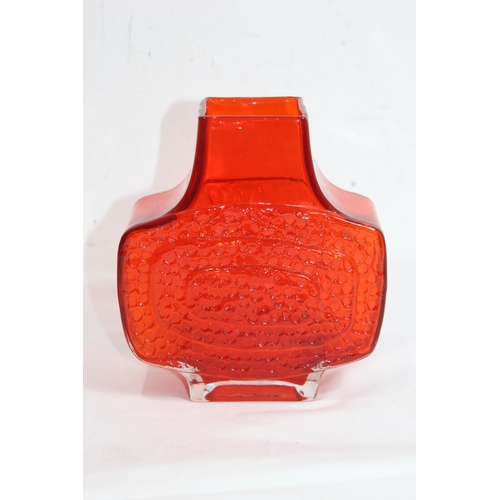 867 - 2 X ART GLASS VASES 
18 X 16CM