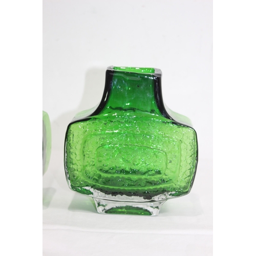 868 - 2 X ART GLASS VASES 
18 X 16CM