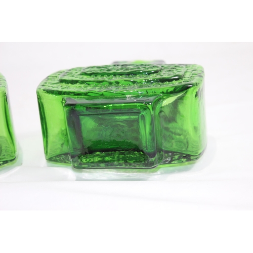 868 - 2 X ART GLASS VASES 
18 X 16CM