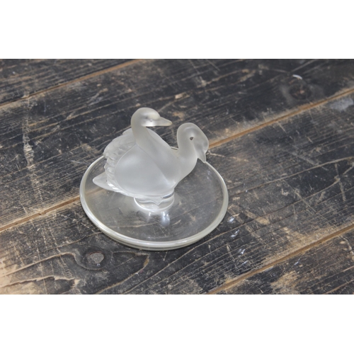 872 - LALIQUE GEESE PIN DISH
8.5CM