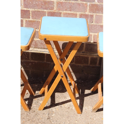 90 - 3 X RETRO FOLDING STOOLS 
52 X 32CM