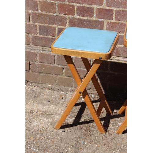 90 - 3 X RETRO FOLDING STOOLS 
52 X 32CM